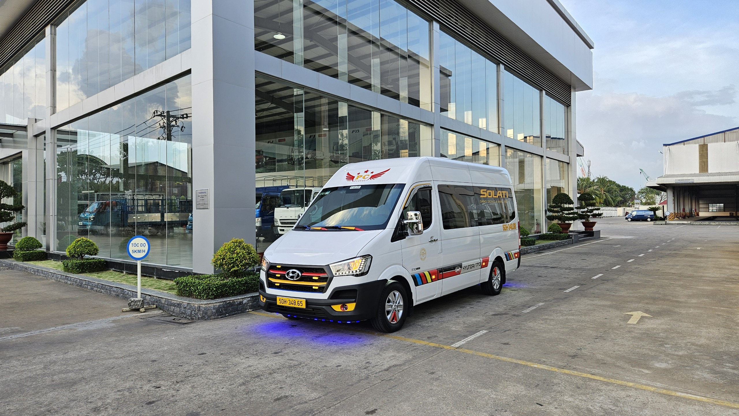 CHO THUÊ XE DU LỊCH 16 CHỖ
