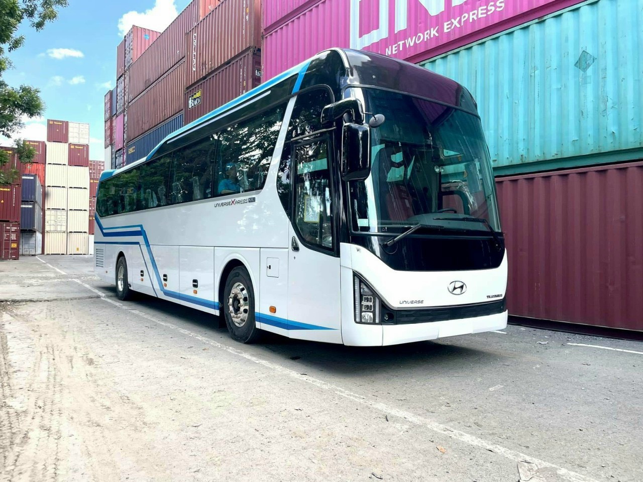 Xe 45 Chỗ Và Những Lưu Ý Quan Trọng Khi Thuê Xe Cho Đoàn Đông Người