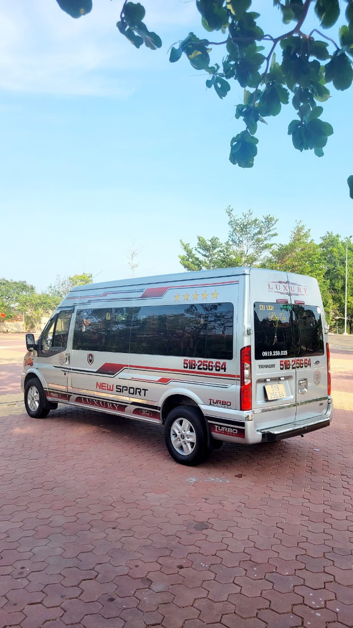 Xe 16 Chỗ Đi Du Lịch Biển – Lựa Chọn Hoàn Hảo Cho Bạn