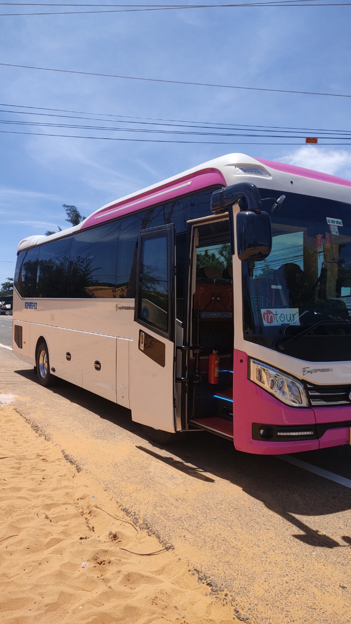 Lợi ích của việc thuê xe du lịch có tài xế sau Tết