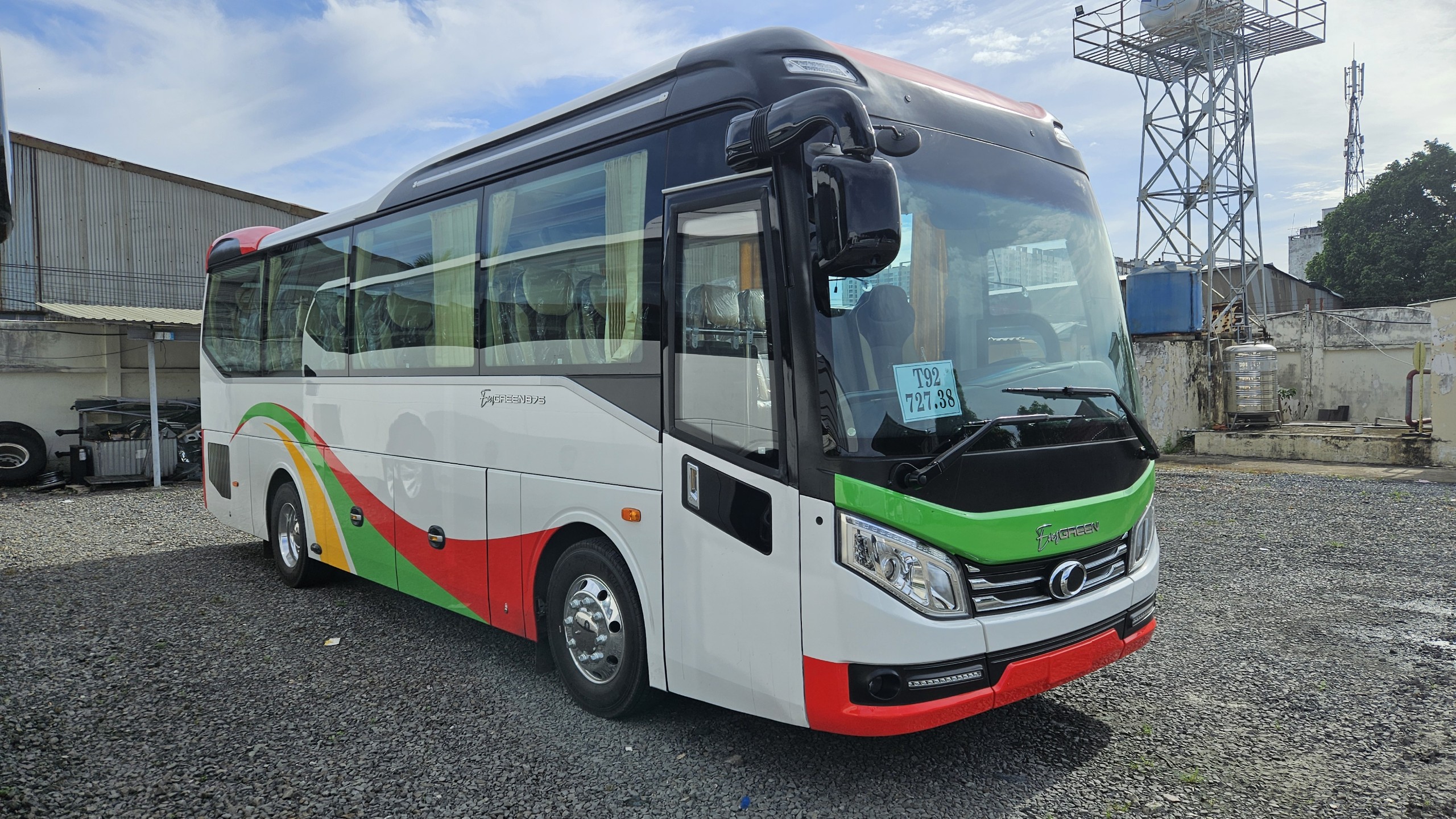 So sánh thuê xe du lịch tự lái và có tài – Đâu là lựa chọn tốt nhất?