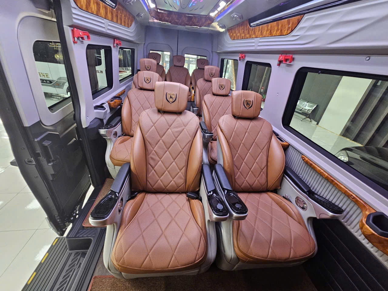 Thuê Xe Limousine Từ TP. Hồ Chí Minh Đi Các Tỉnh