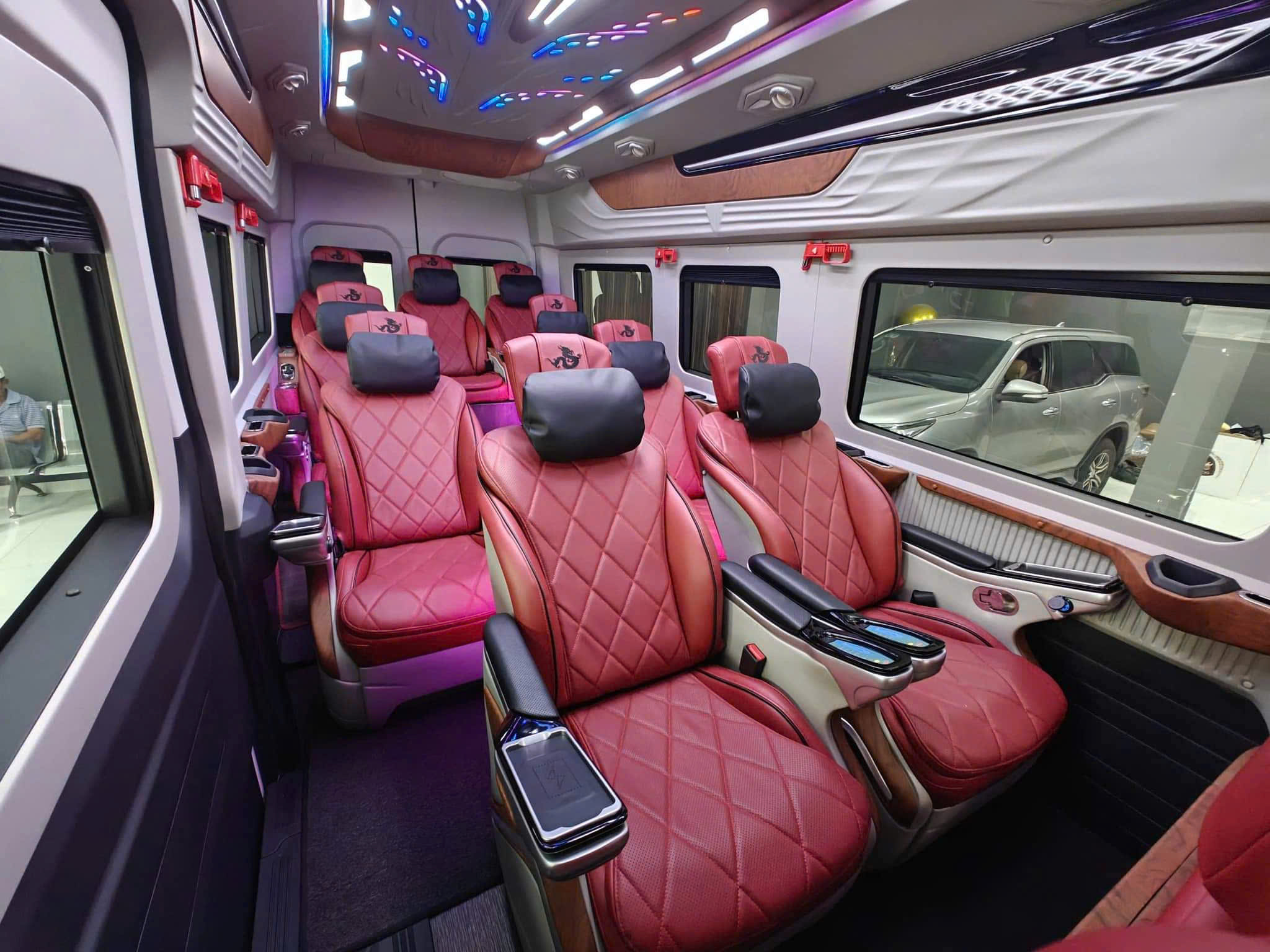 DỊCH VỤ THUÊ XE LIMOUSINE HCM